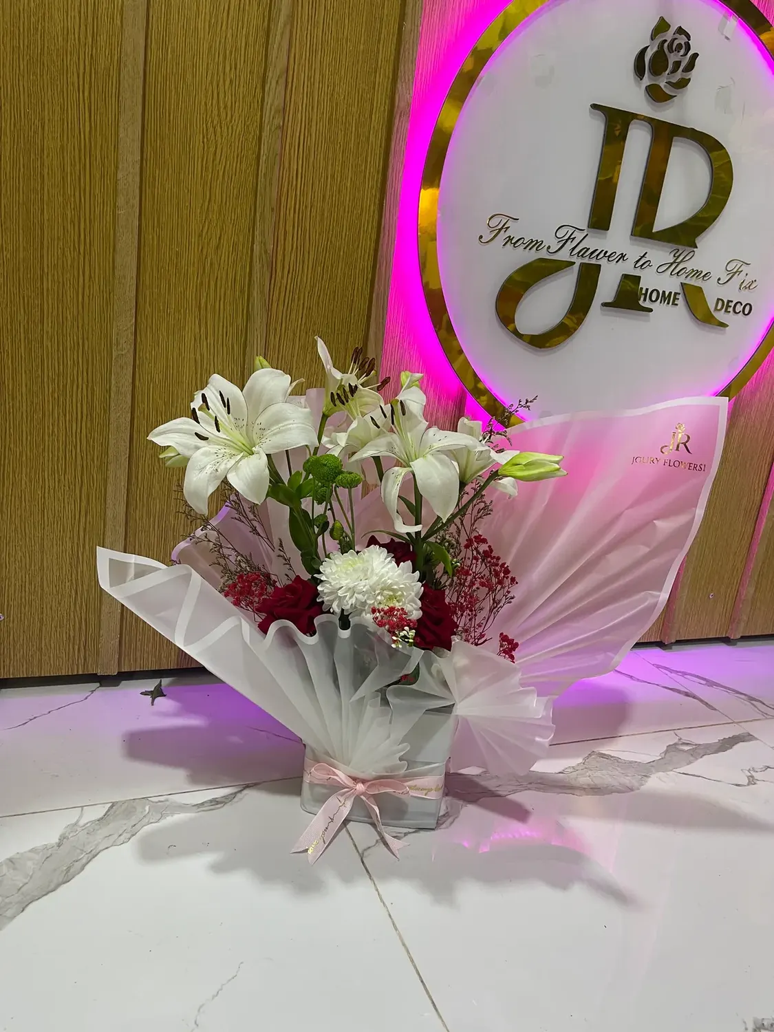 White lily wrap - Fresh birthday bouquet