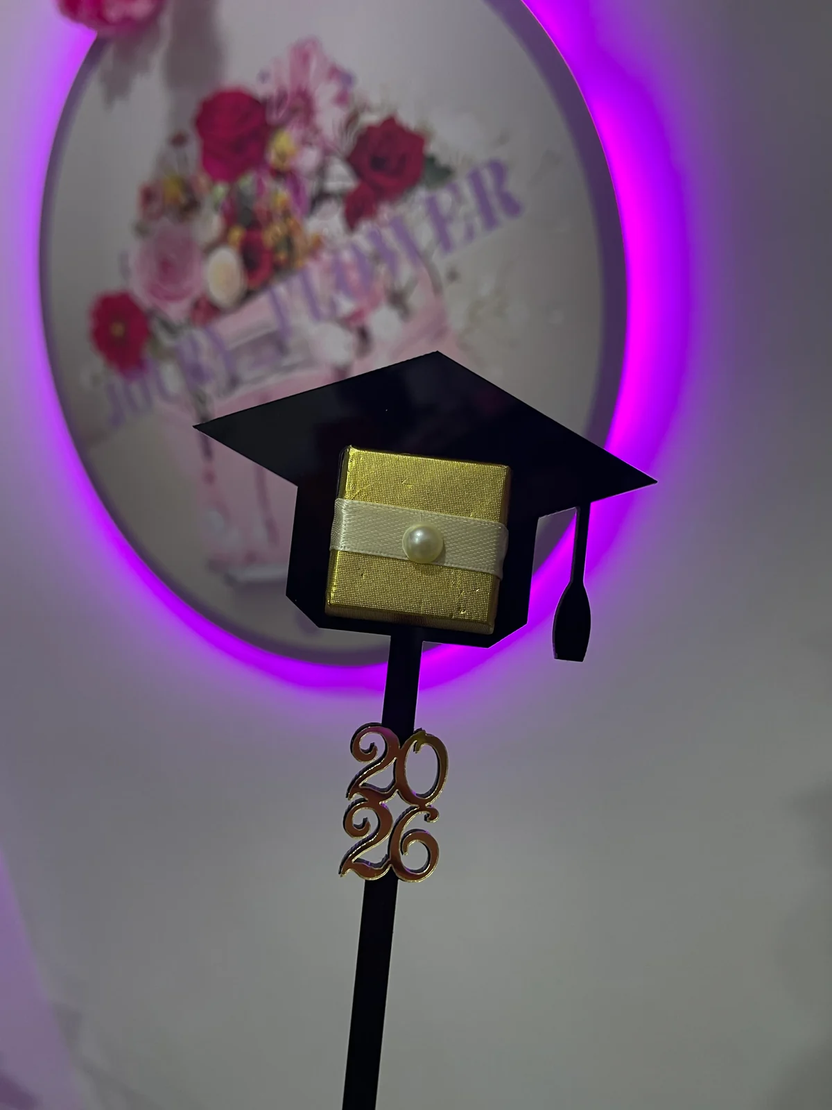 Cap Light Stand by Joury Flowers