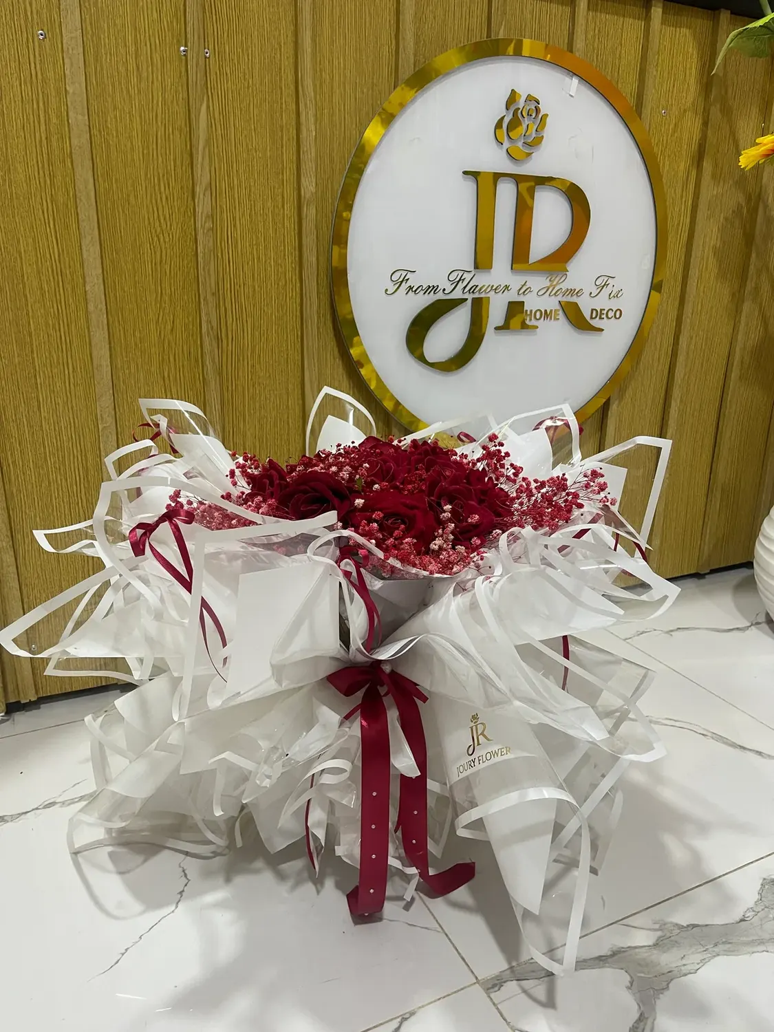 Soft red bouquet - white wrap