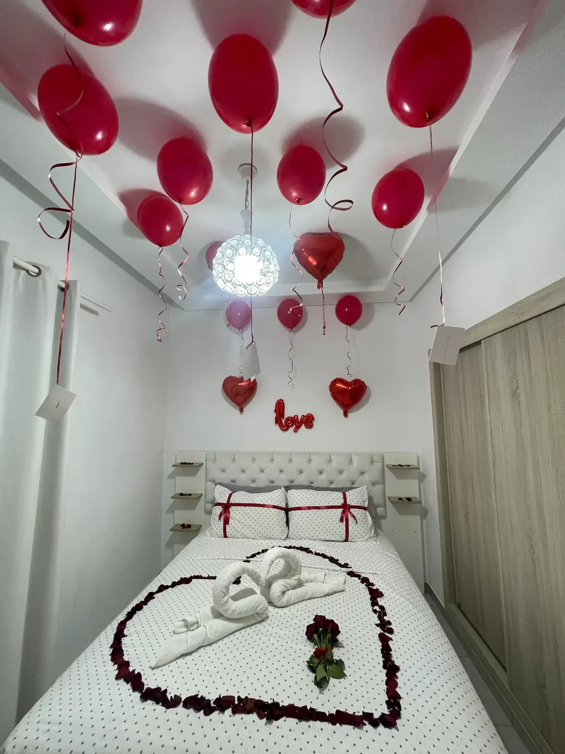 Love room setup - room styling