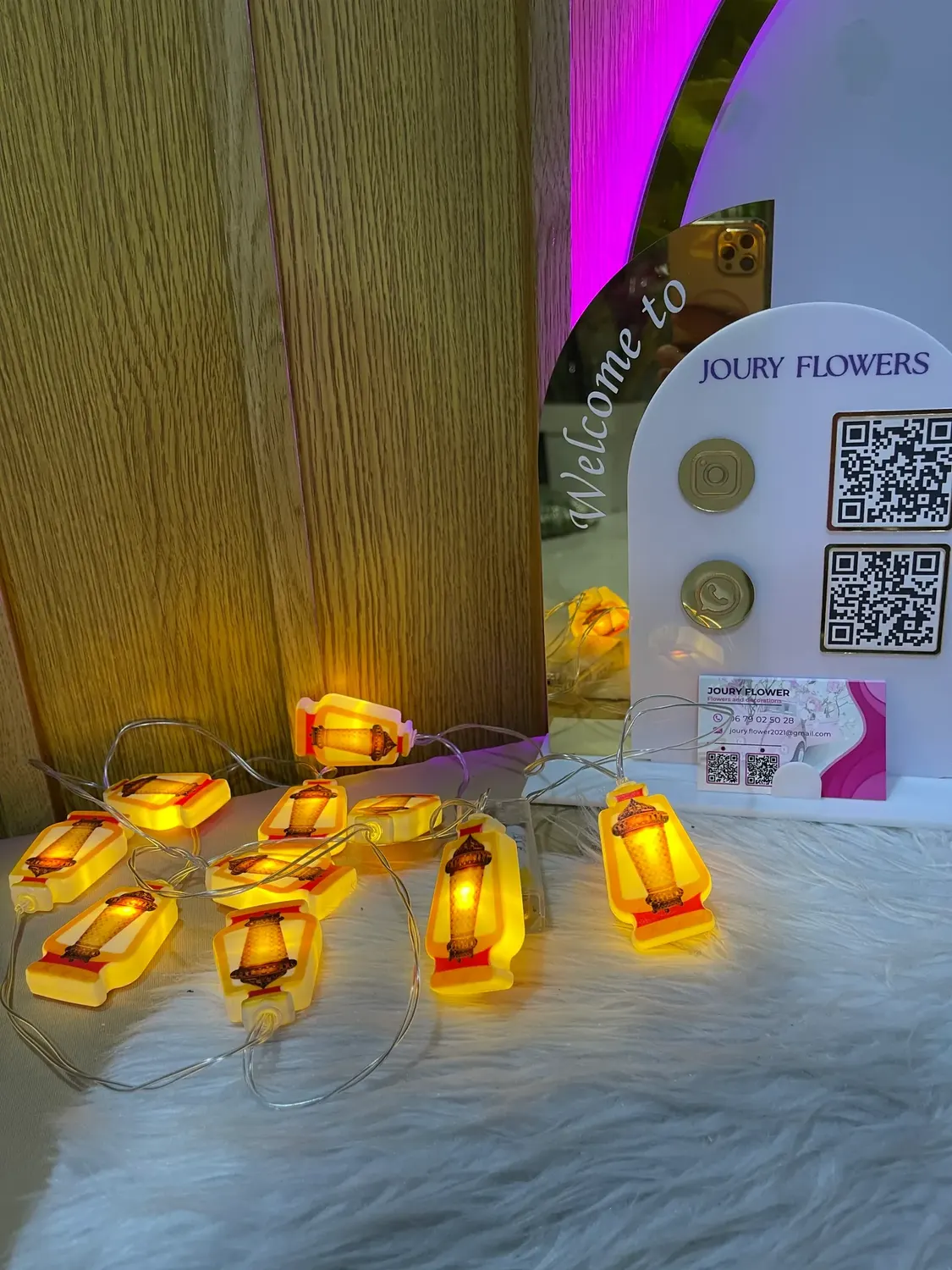 Golden dates favors by Joury Flowers