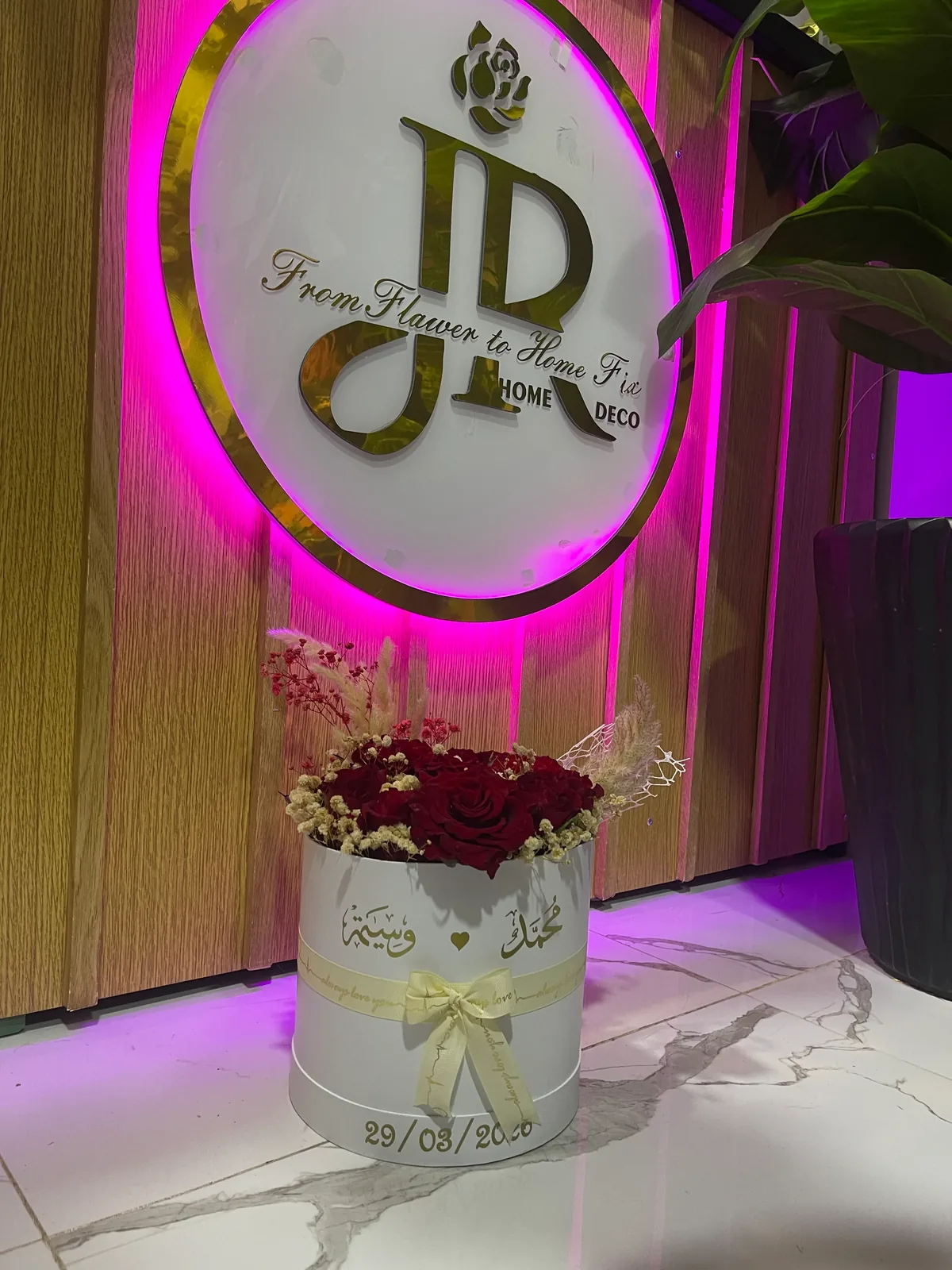 Signature cylinder roses by Joury Flowers