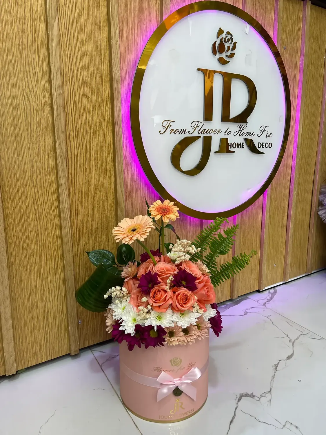 Peach mini basket by Joury Flowers